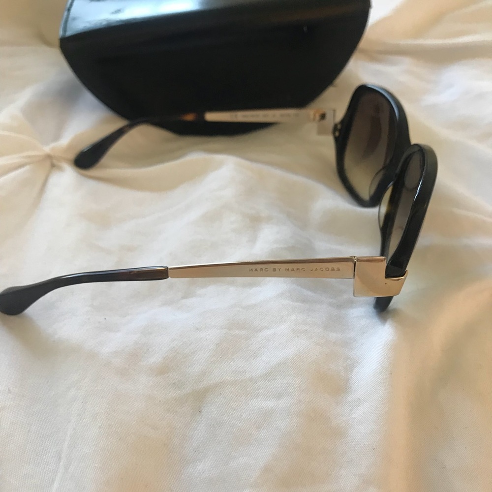 Amazing Marc By Marc Jacobs Singlasses with tag!